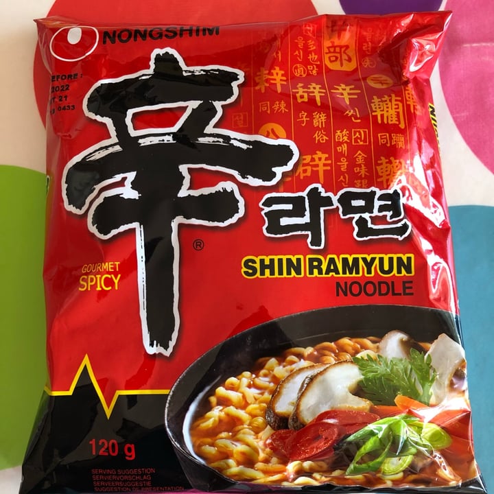 NONGSHIM (농심) Shin Ramyun Noodle Soup Reviews