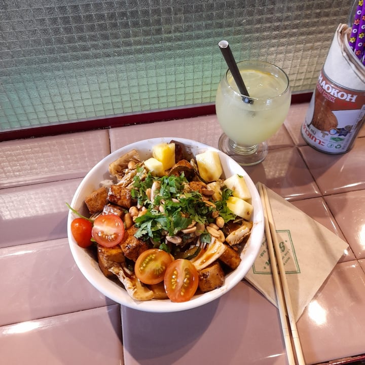 photo of Saigon Noodle Bar Saigon Bowl Con Tofu shared by @vegantom on  05 Jun 2022 - review