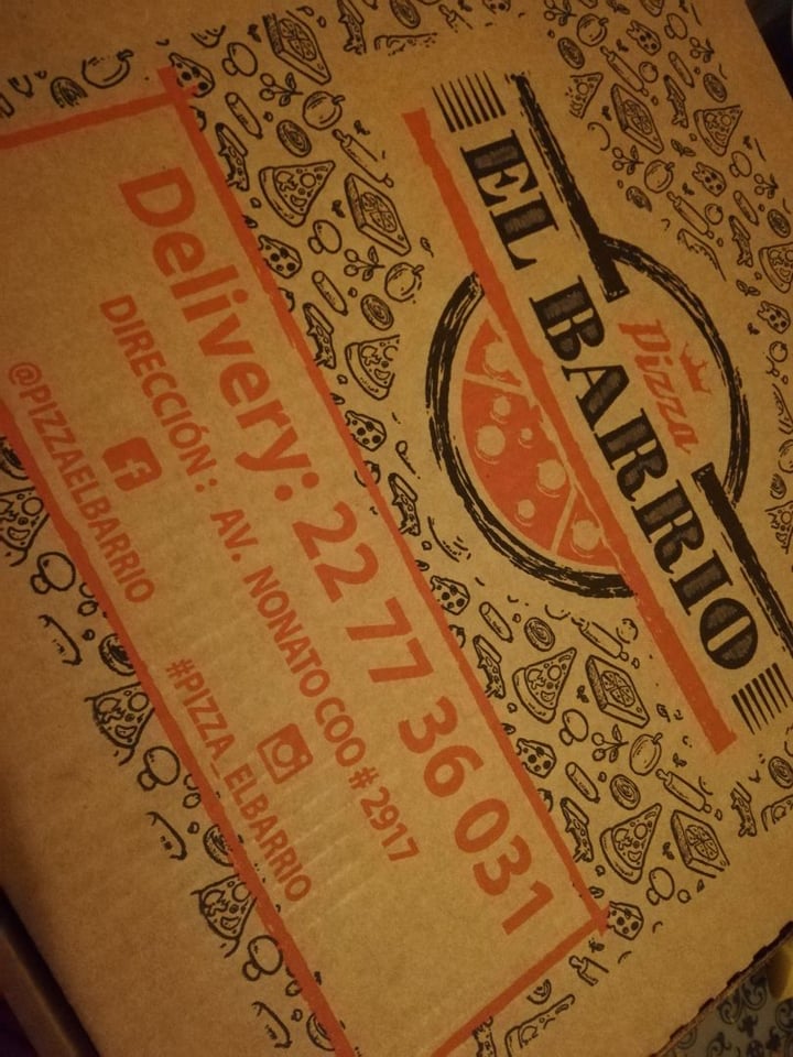review photo of El Barrio Pizzeria Pizza Vegetariana con Queso Vegano shared by @luchinsc on 04 Mar 2020 - review