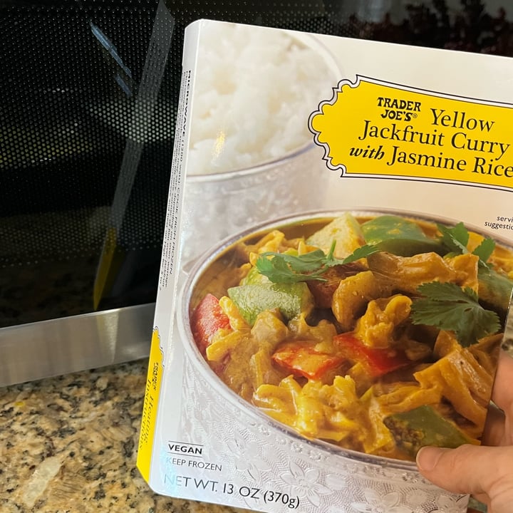 photo of Trader Joe's Yellow Jackfruit Curry with Jasmine Rice shared by @drjennpt on  17 Feb 2022 - review