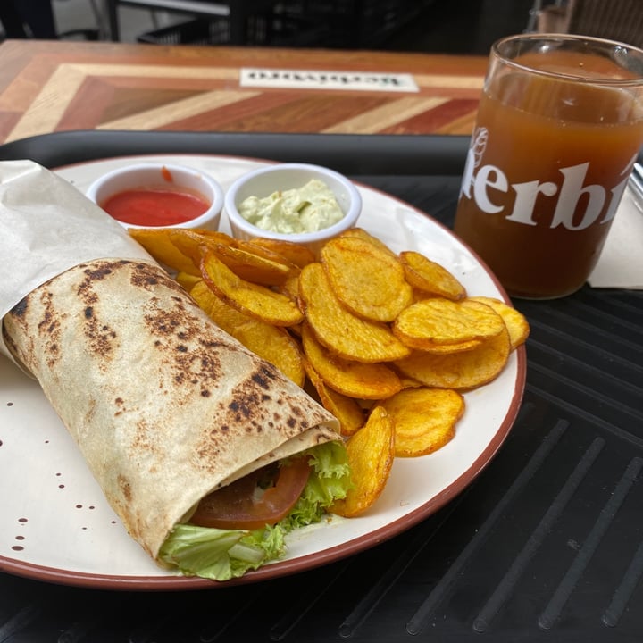 review photo of Hervíboro Cocina Vegana Falafel Wrap shared by @silvanatellez29 on 25 Nov 2020 - review