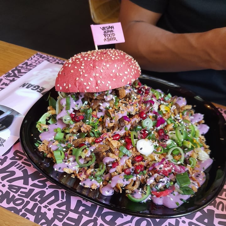 photo of Vegan Junk Food Bar Royal beastie Shawarma shared by @irmandadeantispecist on  09 May 2022 - review