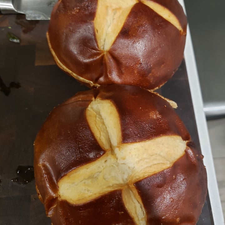 review photo of Pretzilla Burger Buns shared by @morganthevegan on 16 Oct 2020 - review