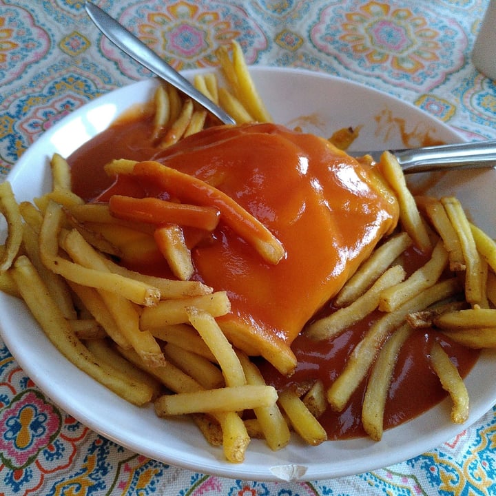 photo of Vegana By Tentúgal Francesinha shared by @dukesilver on  18 Jun 2020 - review