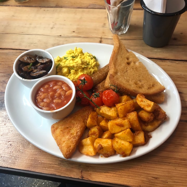 review photo of The Breakfast Club Hackney Wick Reggie (William) the Veggie shared by @aspersum on 01 Oct 2020 - review