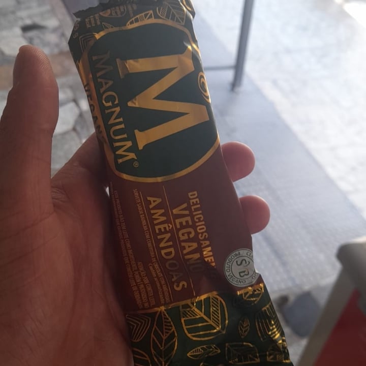 photo of Magnum Vegano De Amêndoas shared by @gabrielli2409 on  22 Nov 2022 - review