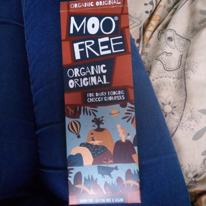 photo of Moo Free Organic Original Vegan Milk Choc Premium Bar shared by @sammy21 on  28 Apr 2021 - review