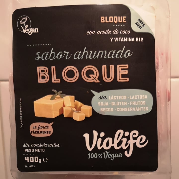 photo of Violife Bloque sabor Ahumado shared by @veganvancouple on  21 Jan 2021 - review