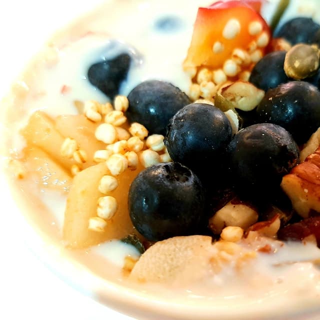 Photo of the dish “Bol de Frutas, Granola Casera y Yogur”