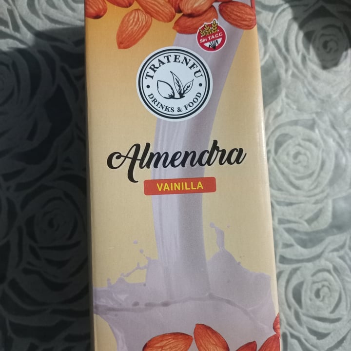 photo of Leche almendras Almendras shared by @diiaaanav on  01 Dec 2022 - review