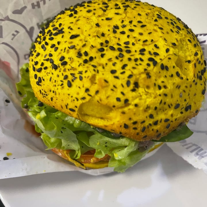 photo of Flower Burger Funky Cecio shared by @andriveg on  10 Feb 2022 - review