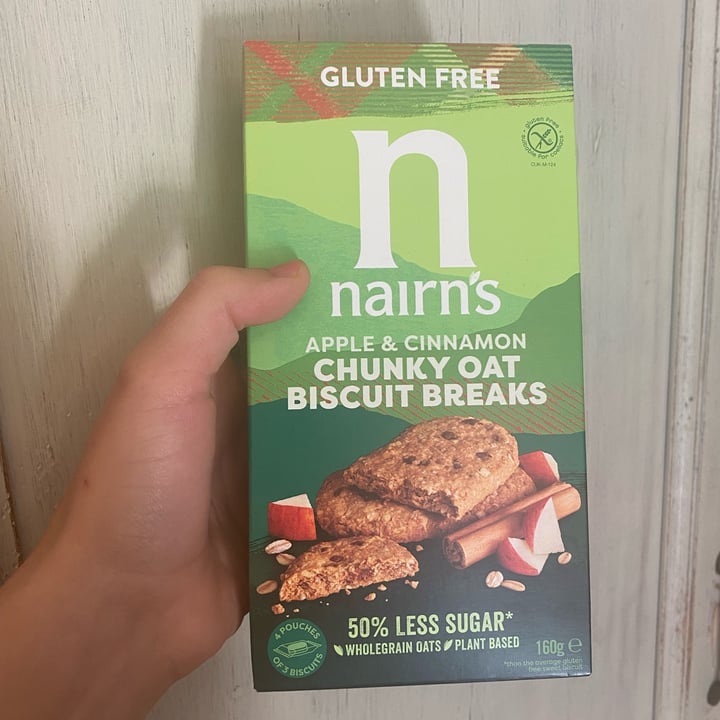 photo of Nairn's Apple & Cinnamon Chunky Oat Bisquit Breaks shared by @sarasenzaglutine on  25 Sep 2022 - review