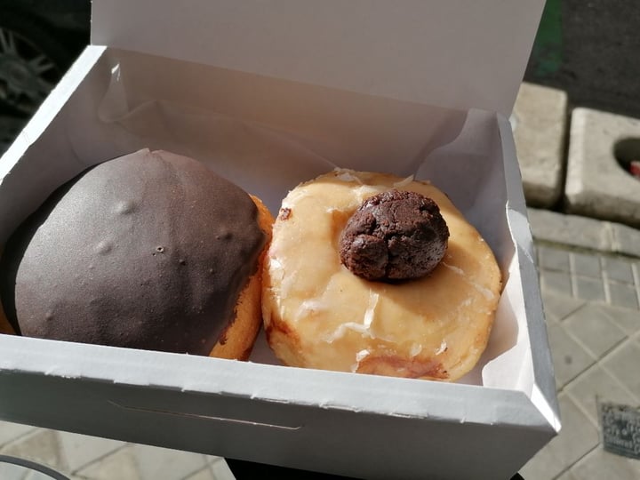 photo of Delish Vegan Doughnuts Donuts variados shared by @sermaesrebes on  13 Feb 2020 - review