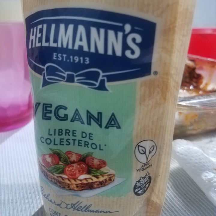 photo of Hellmann’s Hellman’s Vegan Mayonnaise shared by @flopivegan on  12 Mar 2021 - review