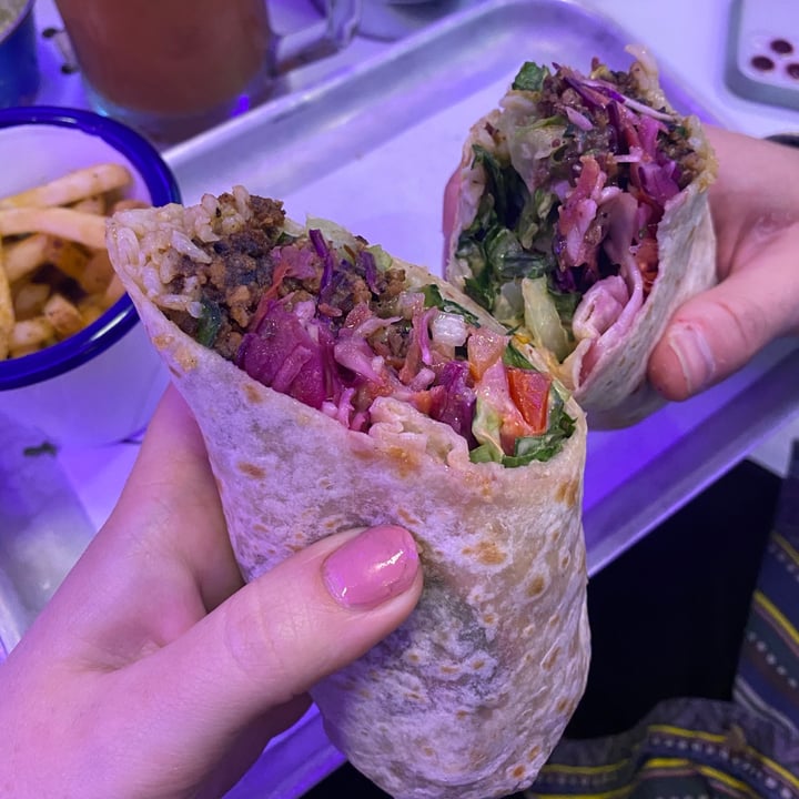 photo of Club Mexicana Cheezeburger burrito shared by @devon0 on  20 Jun 2021 - review