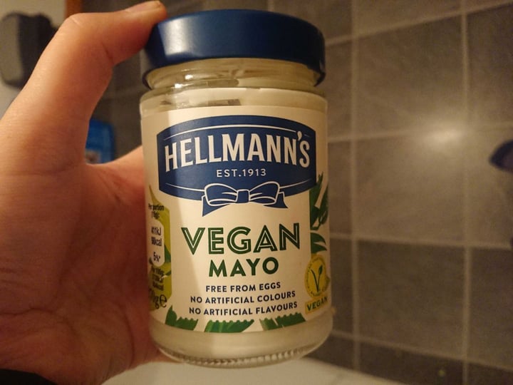 photo of Hellmann’s Hellman’s Vegan Mayonnaise shared by @jb on  12 Dec 2019 - review