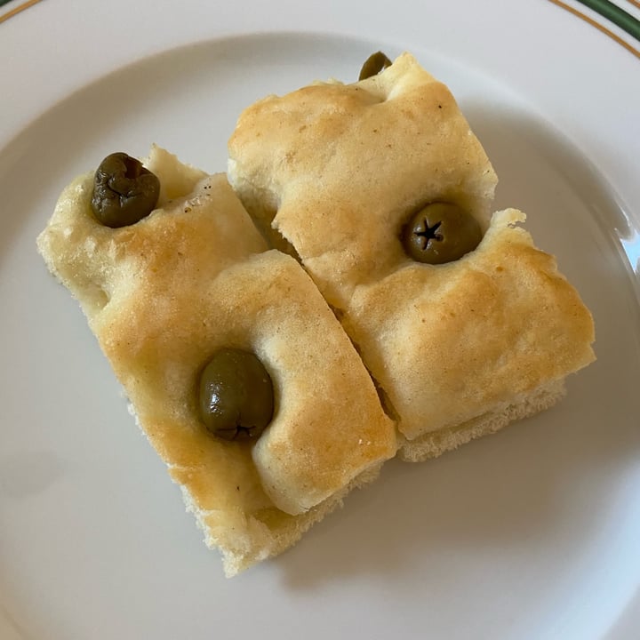 photo of Il Fornaio Focaccia alle olive shared by @adadoglia on  27 Jul 2022 - review