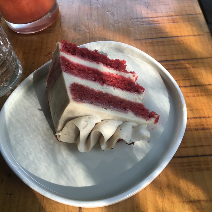 photo of Let it V - Vegan Sushi Red Velvet shared by @catalinabuffarini on  19 Oct 2021 - review