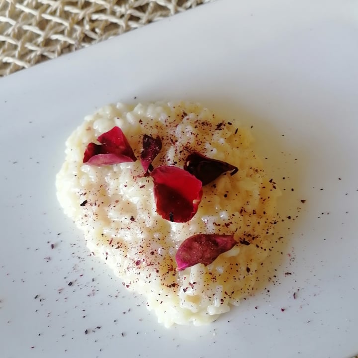 photo of Panghea Ristorante Risotto mantecato alle rose rosse e bollicine shared by @frullu on  25 Apr 2022 - review
