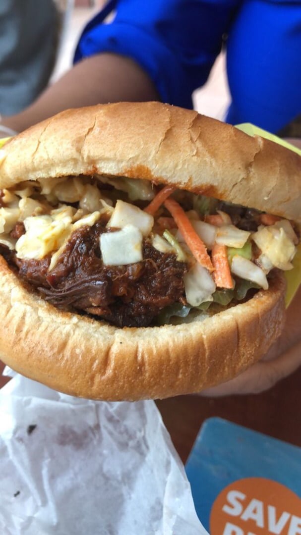 photo of Earth Burger BBQ Pulled Jackfruit shared by @klombard on  23 Sep 2018 - review