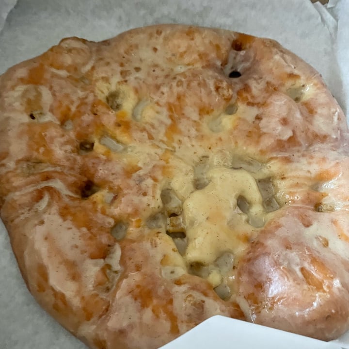 photo of SoJo's Donuts pumpkin spice apple fritter shared by @slanderson34me on  23 Oct 2022 - review