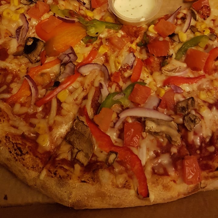 photo of Dominos Pizza Vegan Vegi Supreme shared by @vegan-paul on  12 Oct 2020 - review