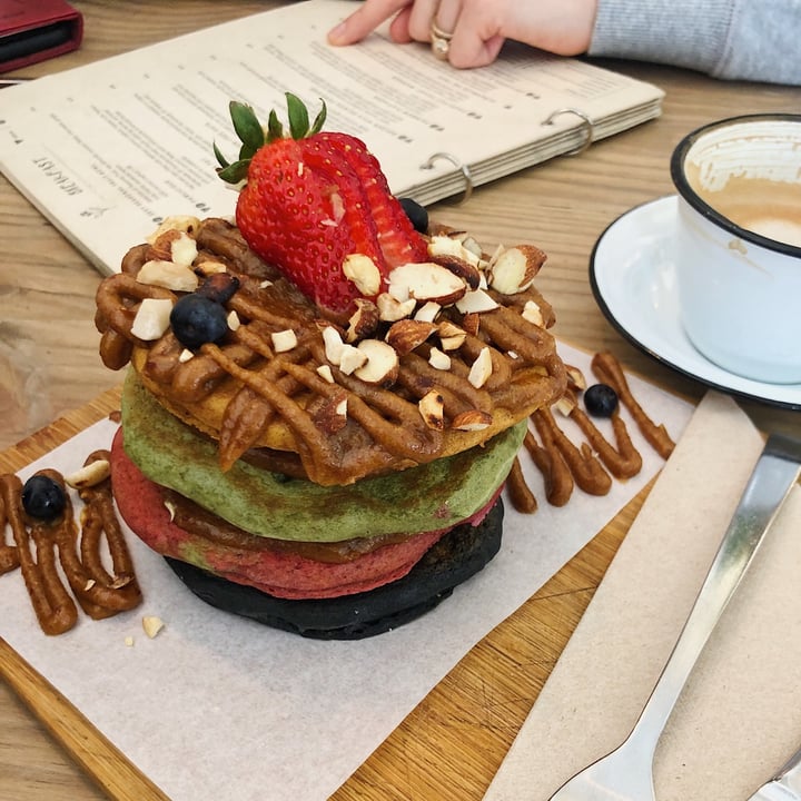 photo of Nourish'd Observatory Rainbow Flapjack Stack shared by @janalinko on  15 Jun 2020 - review