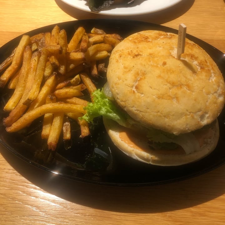 review photo of Green Flamingo Innsbruck Don’t be a chicken sandwich shared by @hannnahbanana on 12 Mar 2022 - review
