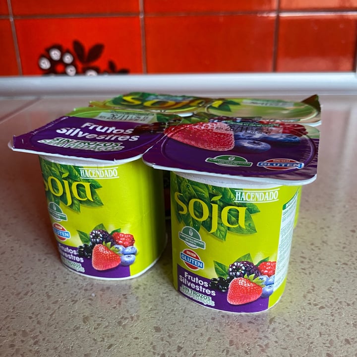 review photo of Hacendado Yogurt de Soja Frutos Silvestres shared by @andreacetacea on 11 Nov 2020 - review