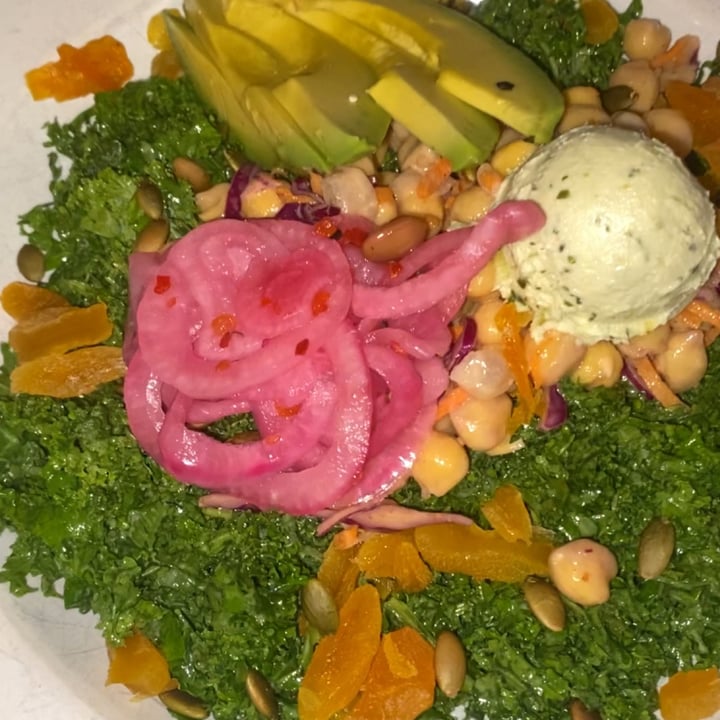 photo of Blossoming Lotus Chickpea & Kale Salad shared by @julianavoss on  18 Oct 2022 - review