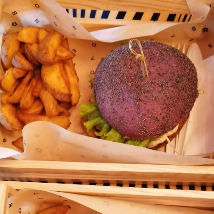 photo of Flower Burger Flower Burger shared by @tastyveg on  19 Sep 2021 - review