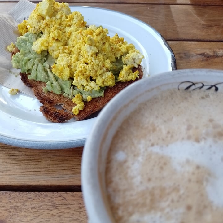 photo of Le Blé Ballester Tostada De Palta-Tofu Con Café Y Leche De Almendras shared by @karenyan on  22 Jul 2022 - review