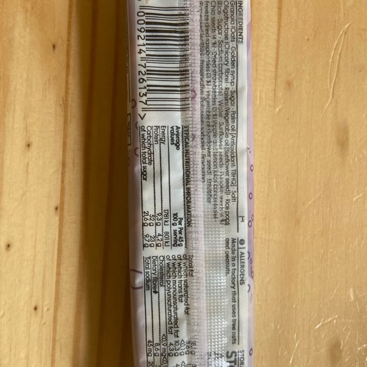 photo of Woolworths Food Berry Pumpkin Seed Chia Seed Snack Bar shared by @vegan28 on  26 Apr 2020 - review