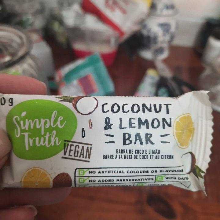 photo of Simple Truth Coconut & Lemon Bar shared by @becomingchanelle on  08 Sep 2021 - review