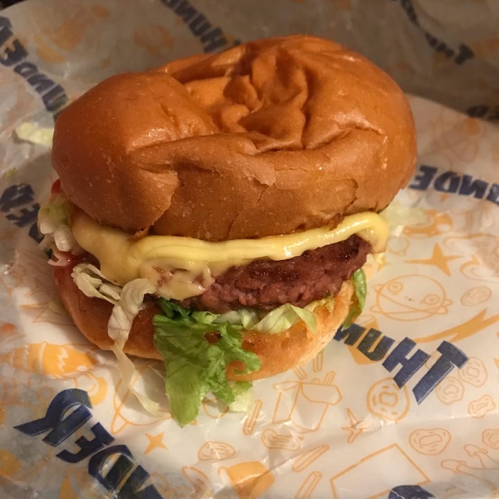 photo of THUNDER VEGAN FOOD Burger Old Skool shared by @juliprisma on  28 Nov 2021 - review