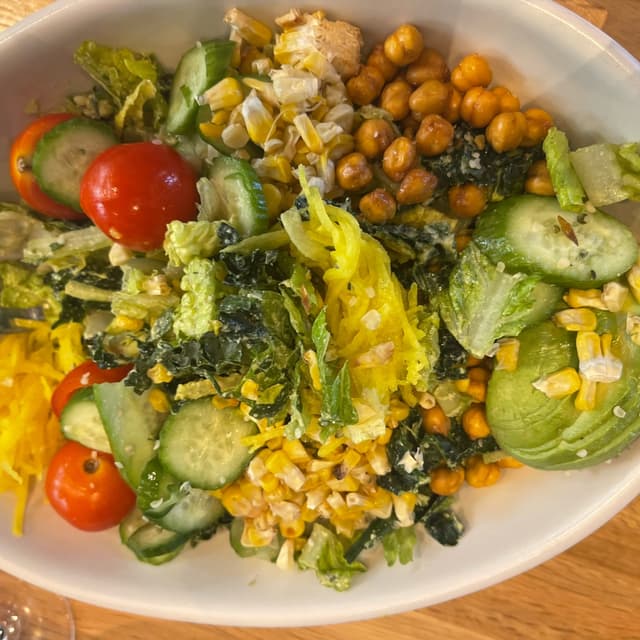 Foto del piatto “Good Earth Kale Cobb”