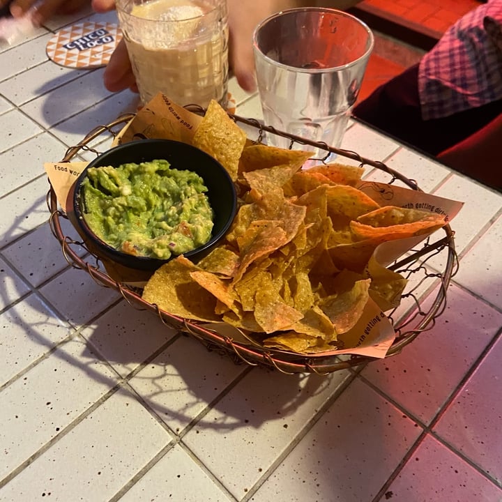 photo of Chico Loco Chips and Guacamole shared by @dafnelately on  29 Apr 2022 - review