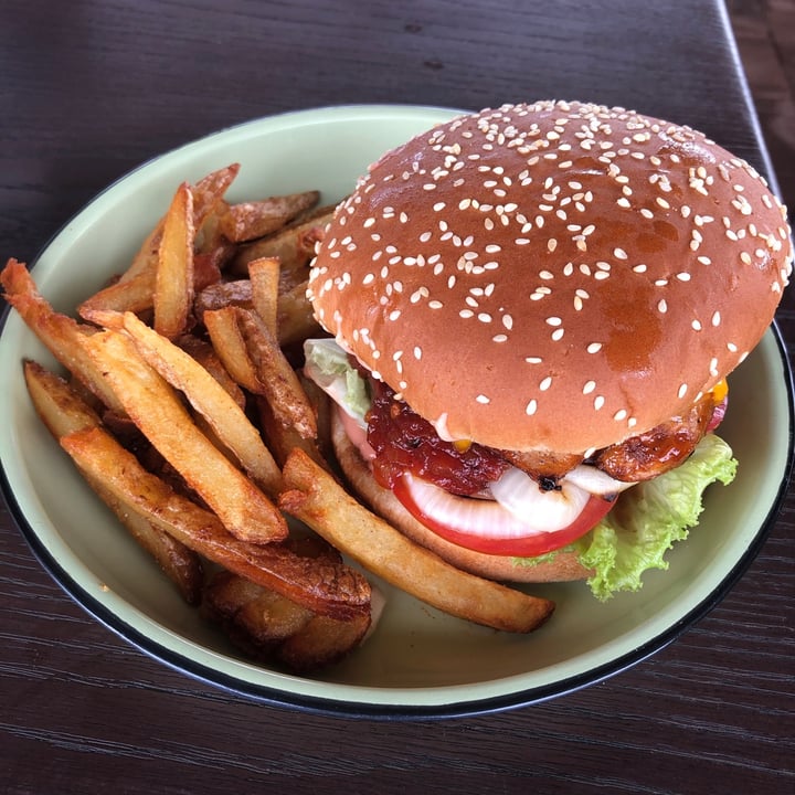 photo of Asher's Corner Cafe @ Ashers Farm Sanctuary The Original Burger shared by @jethrotait on  20 Feb 2021 - review