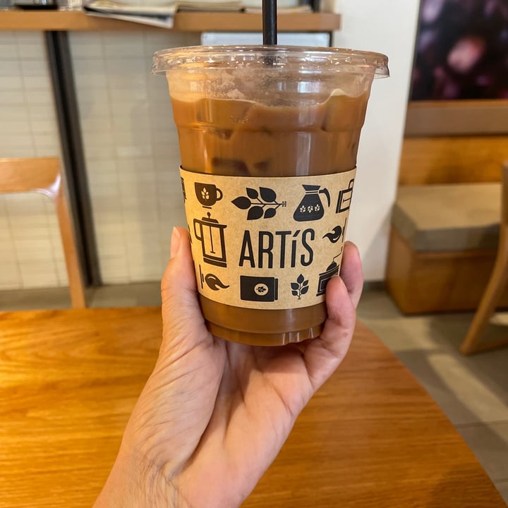 photo of Artis Coffee Bangkok Iced Latte shared by @jenniferj1s on  15 Oct 2022 - review