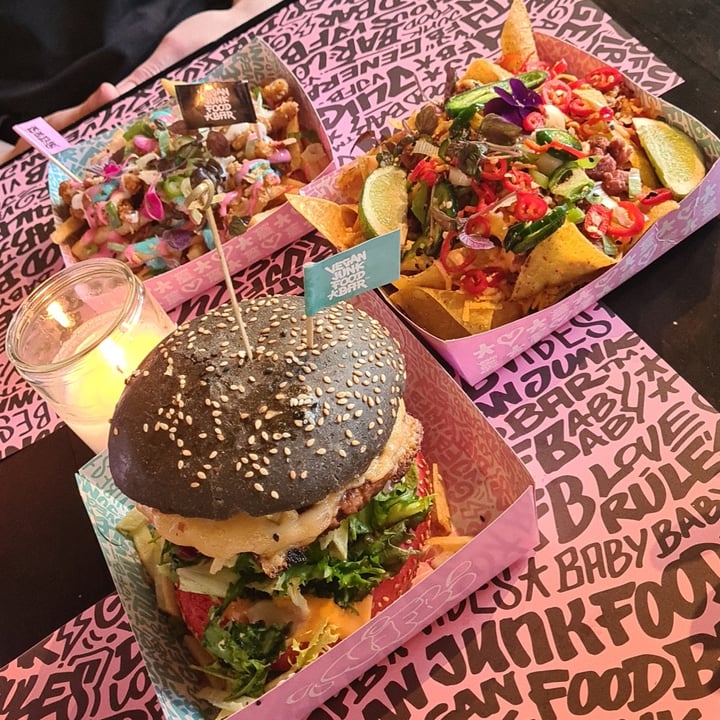 photo of Vegan Junk Food Bar Mc Cruelty Free Burger shared by @maaikevanerp on  28 Oct 2022 - review