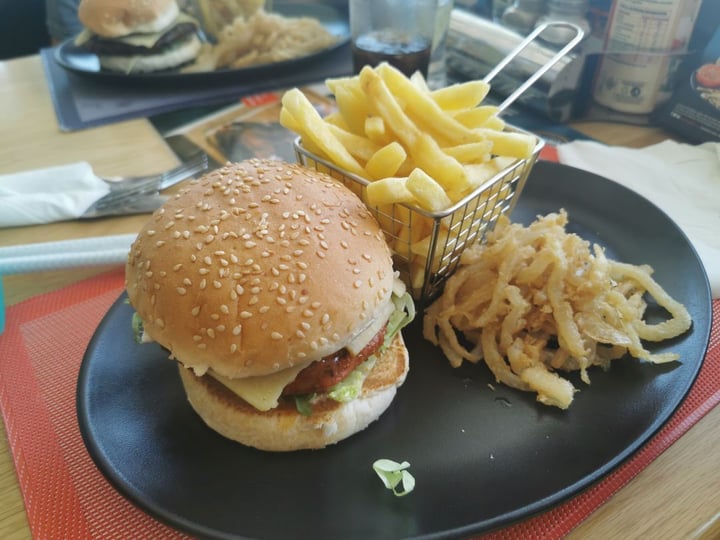 photo of Ocean Creek Spur Beyond Burger shared by @cris on  11 Dec 2019 - review