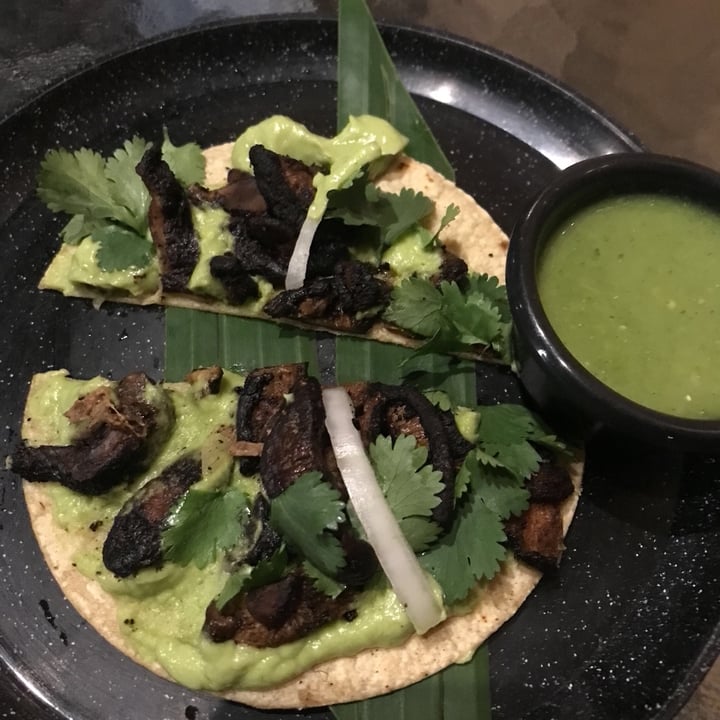 photo of Taller Vegánico Taco de Shitake shared by @monitzin on  20 Feb 2021 - review