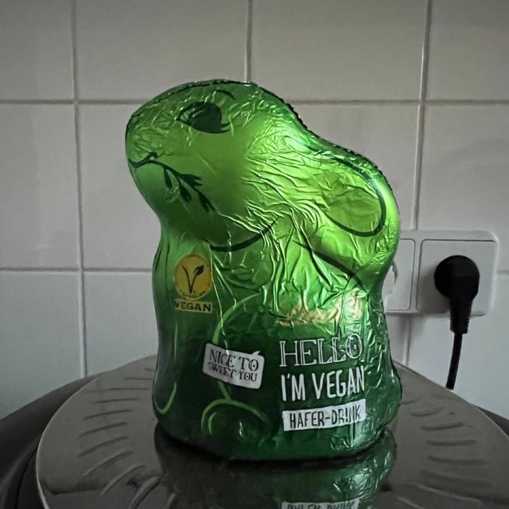 photo of Lindt Hello Vegan Easter Rabbit shared by @shuggerlee on  19 Apr 2022 - review