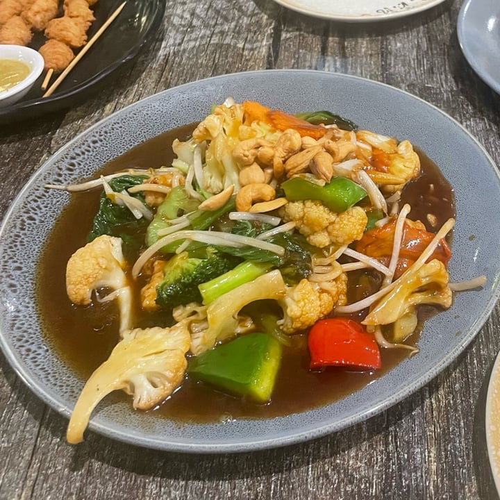 review photo of Vegan Restaurant Thai Vegetable with Cashew Nuts shared by @flysc on 04 Oct 2022 - review
