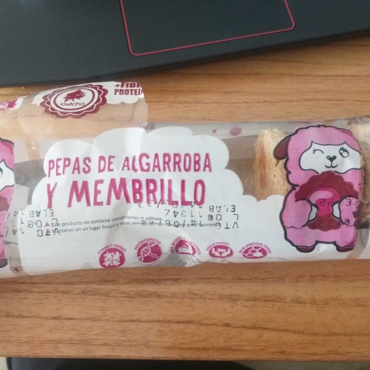 review photo of Kiwicha Pepas de algarroba y frambuesa shared by @carobc on 06 Apr 2022 - review