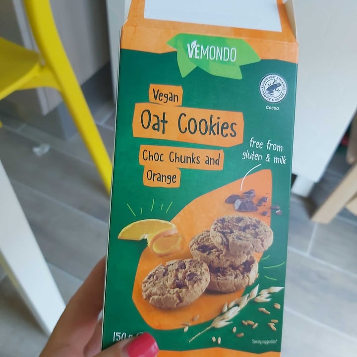 photo of Vemondo Vegan Oat Cookies Choc Chunks And Orange shared by @piergabriella on  16 Jun 2022 - review