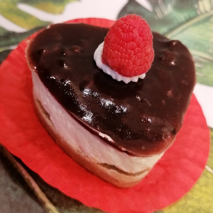 photo of Manipura Eat Green Cheesecake shared by @anitacampana on  28 Mar 2022 - review