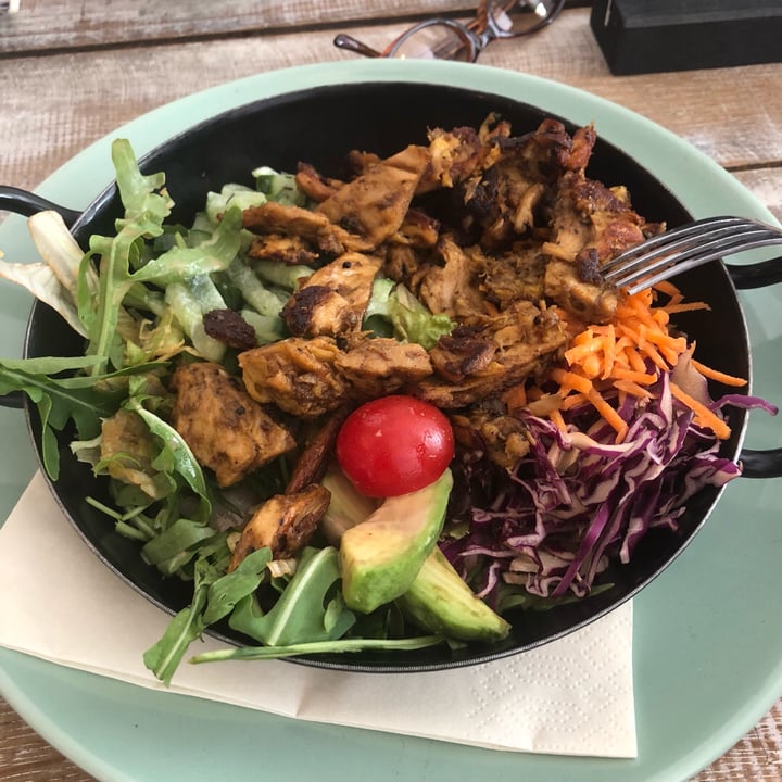 photo of Veggiezz High protein low carb salad shared by @marinabozic on  18 Aug 2019 - review