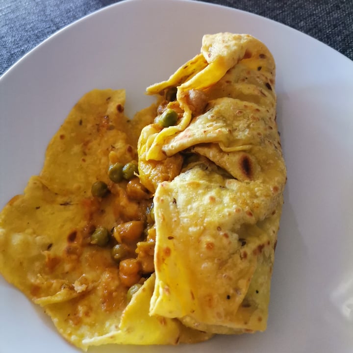 photo of All in the Kitchen Deli Chickpea & Potato Roti shared by @rianca on  27 Sep 2021 - review