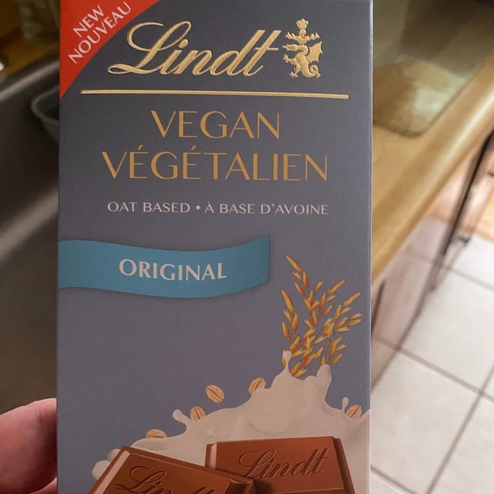 photo of Lindt Oatmilk Chocolate shared by @witchymitchie on  01 Jul 2022 - review